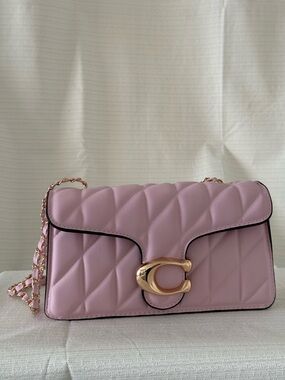 Designer-Style Pink Handbag - Small Crossbody Women's Bag
🛍️Not a name brand bag